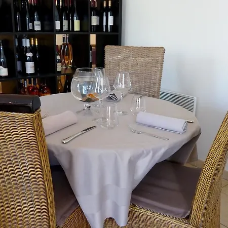 Hotel Le Carr\u00e9 Long 3*